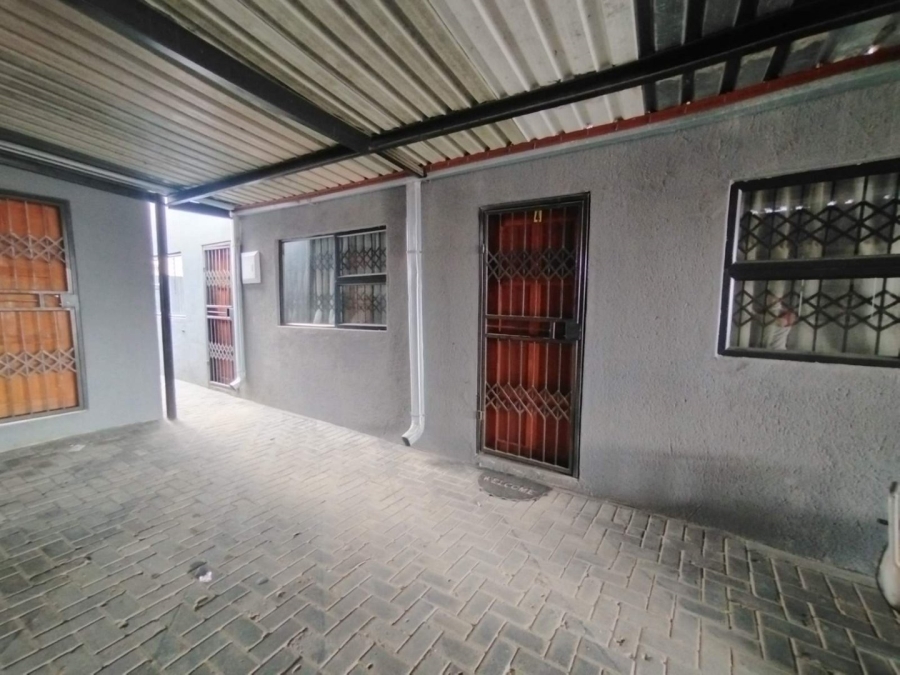1 Bedroom Property for Sale in Seshego Limpopo