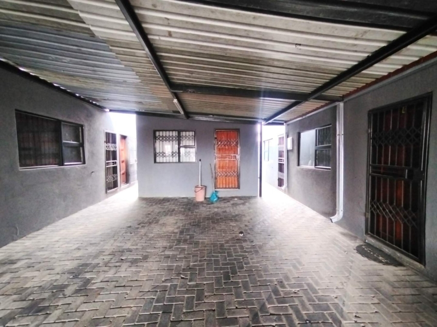 1 Bedroom Property for Sale in Seshego Limpopo