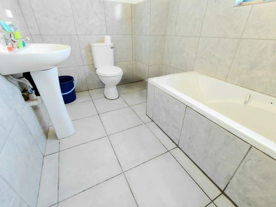 6 Bedroom Property for Sale in Thornhill Limpopo