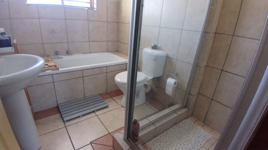 To Let 2 Bedroom Property for Rent in Woodlands Estate Limpopo