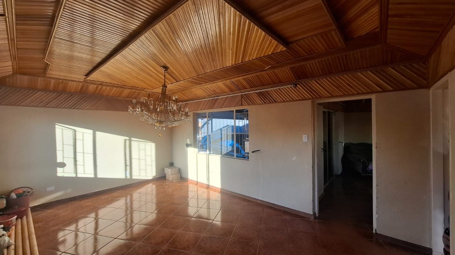 To Let 4 Bedroom Property for Rent in Flora Park Limpopo