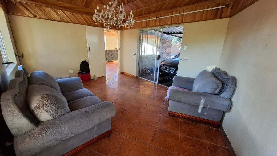 To Let 4 Bedroom Property for Rent in Flora Park Limpopo