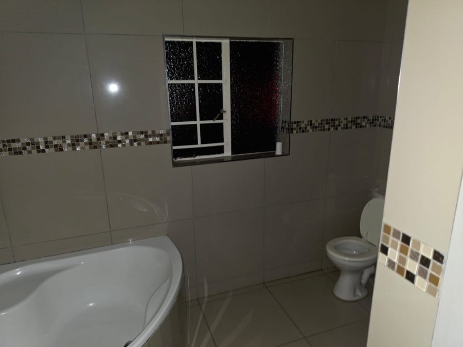 To Let 4 Bedroom Property for Rent in Bendor Limpopo