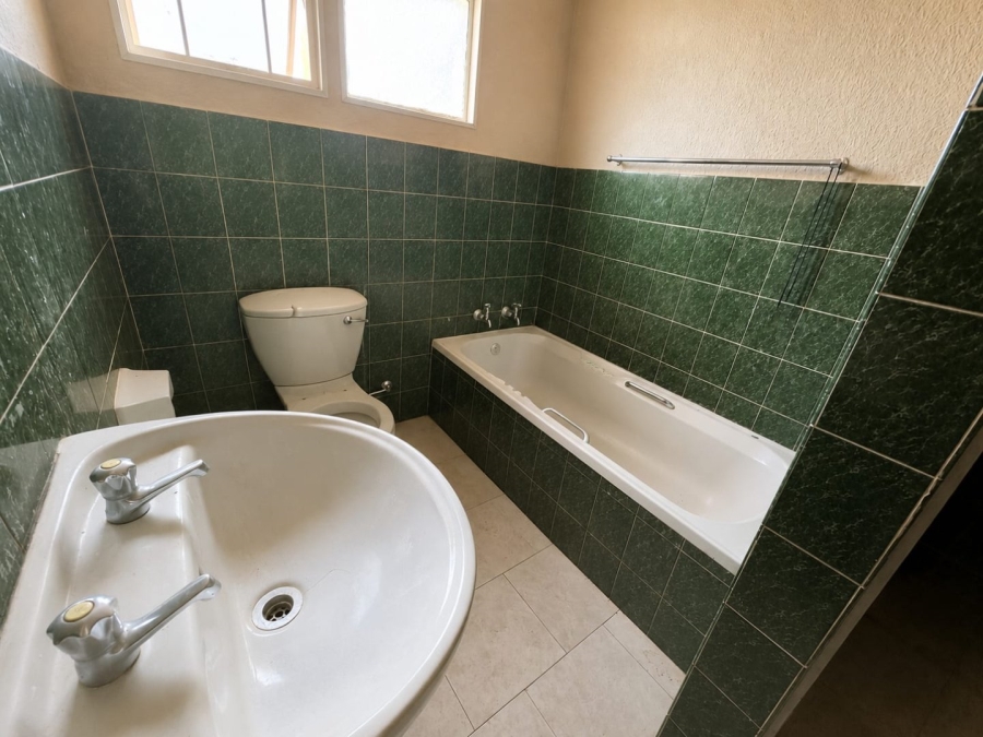 2 Bedroom Property for Sale in Flora Park Limpopo
