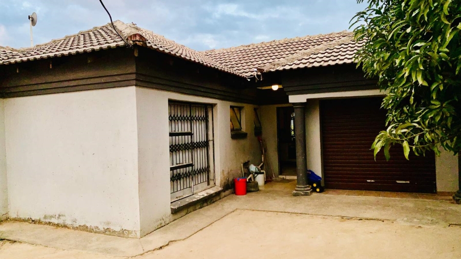 3 Bedroom Property for Sale in Nkowankowa Limpopo