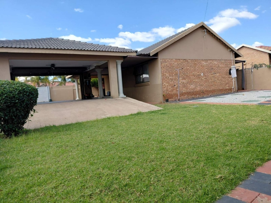 3 Bedroom Property for Sale in Bendor Limpopo