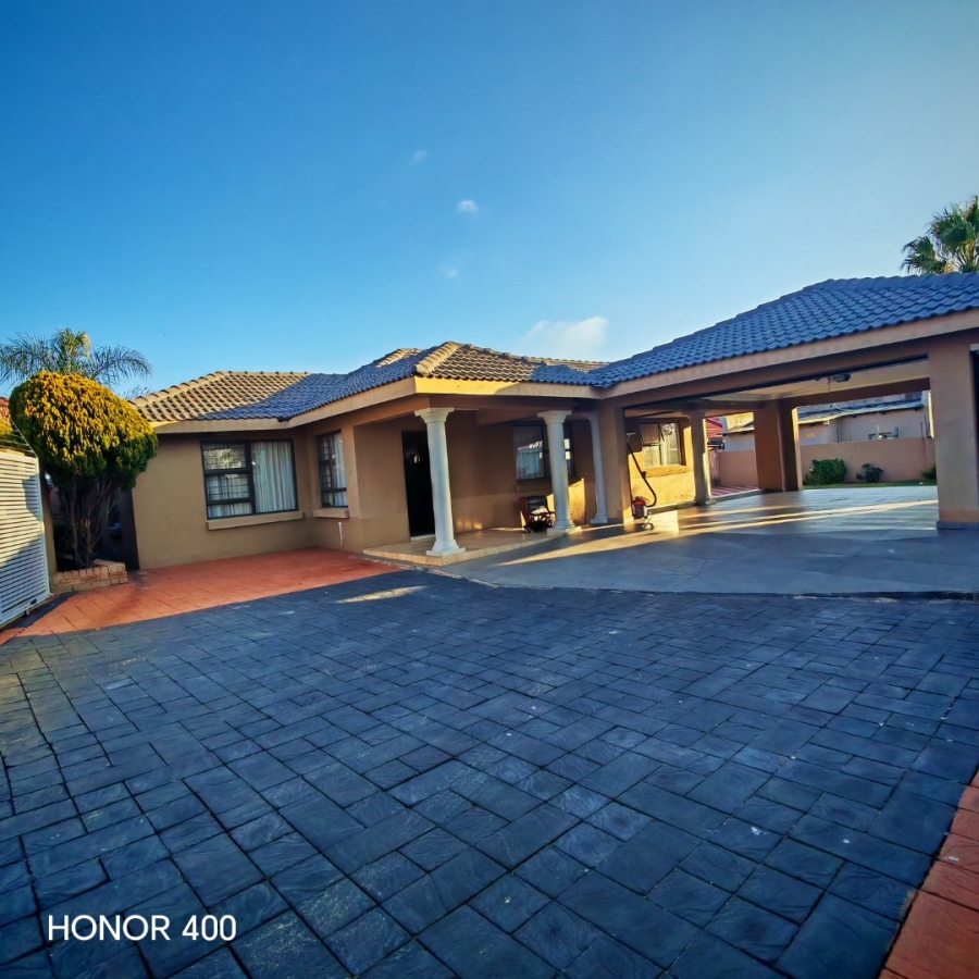 3 Bedroom Property for Sale in Bendor Limpopo