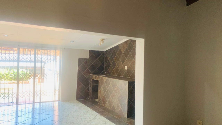 5 Bedroom Property for Sale in Aquapark Limpopo