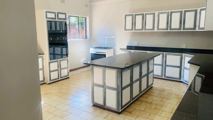 5 Bedroom Property for Sale in Aquapark Limpopo
