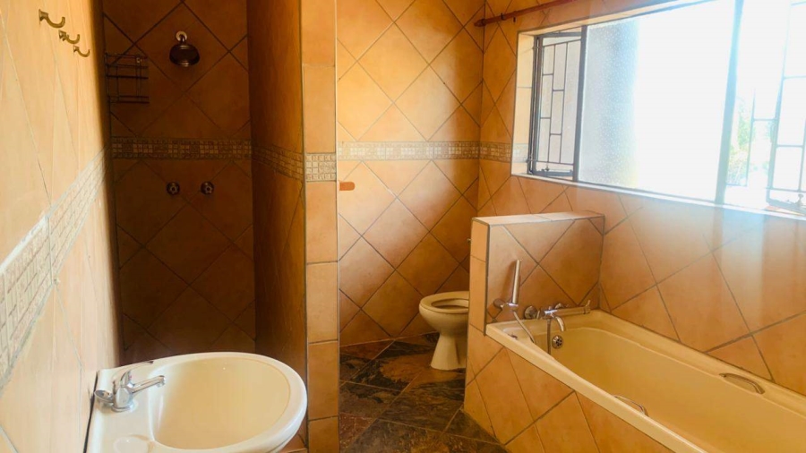 5 Bedroom Property for Sale in Aquapark Limpopo