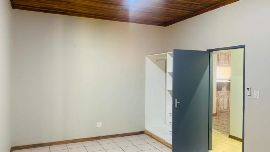 5 Bedroom Property for Sale in Aquapark Limpopo