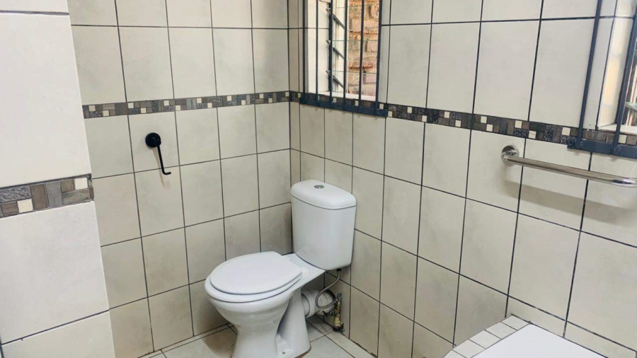 5 Bedroom Property for Sale in Aquapark Limpopo