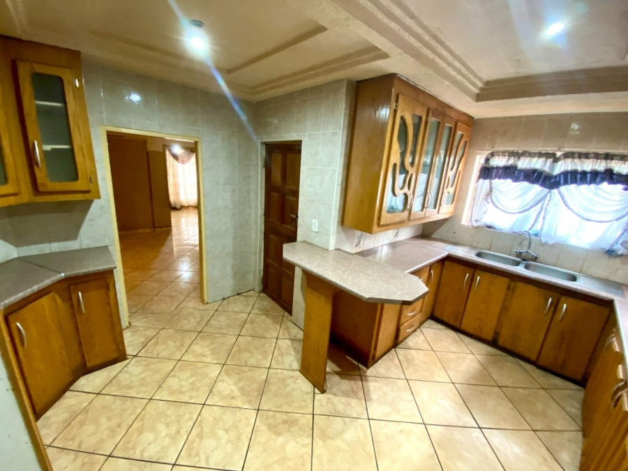 To Let 3 Bedroom Property for Rent in Mahwelereng Limpopo