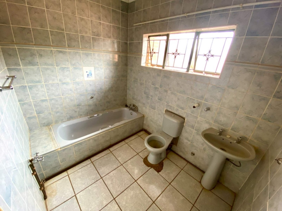 To Let 3 Bedroom Property for Rent in Mahwelereng Limpopo