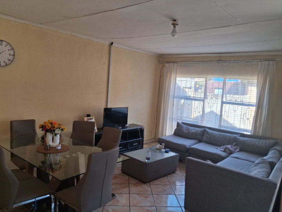 To Let 2 Bedroom Property for Rent in Nkowankowa Limpopo