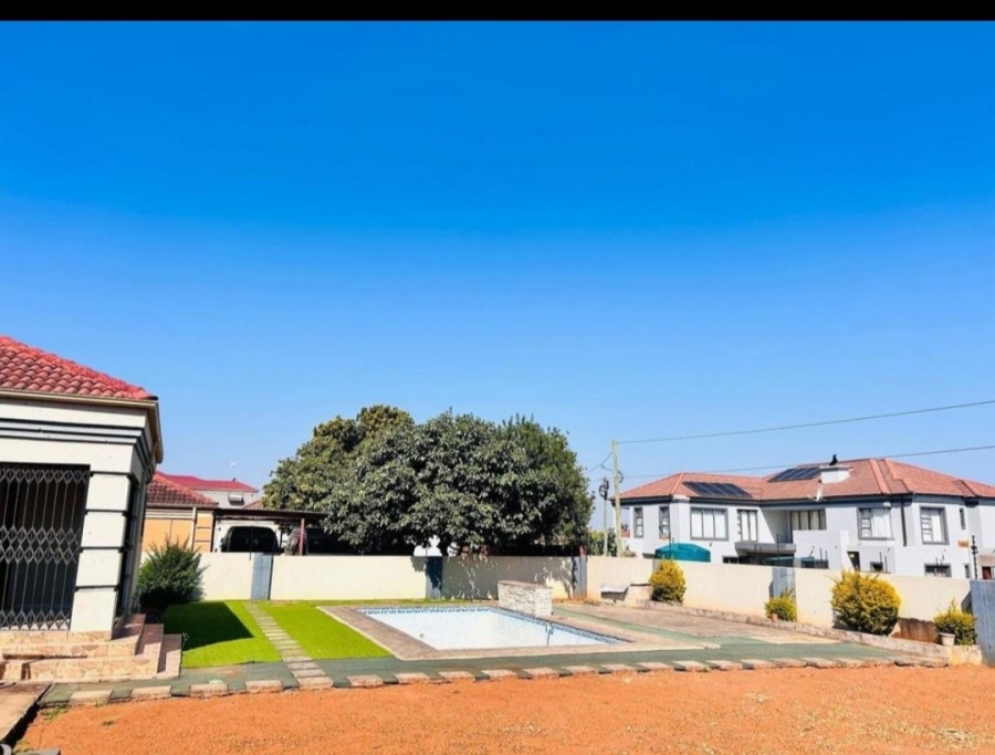 4 Bedroom Property for Sale in Eltivillas Limpopo