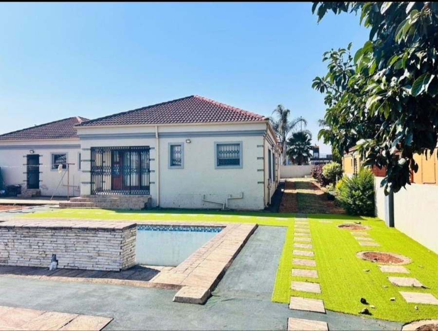 4 Bedroom Property for Sale in Eltivillas Limpopo
