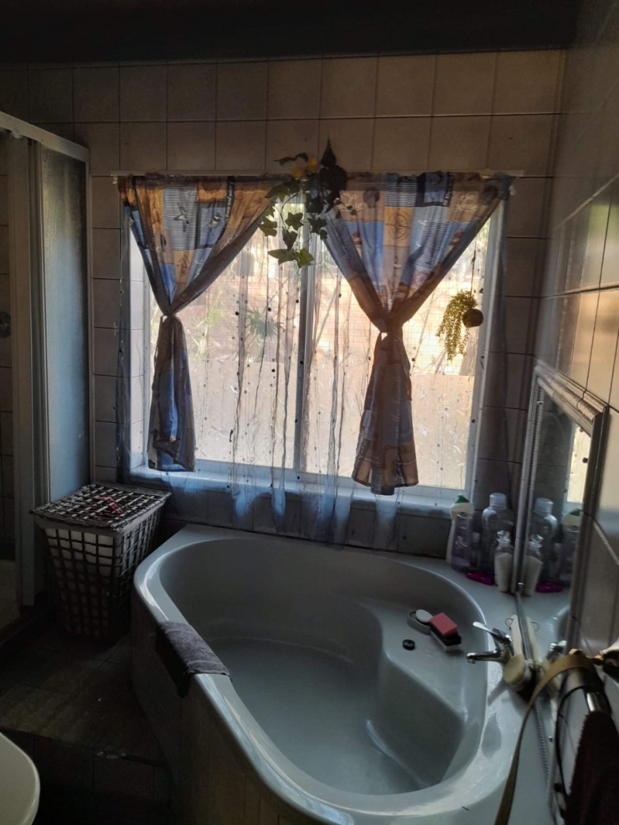 4 Bedroom Property for Sale in Leeupoort Limpopo