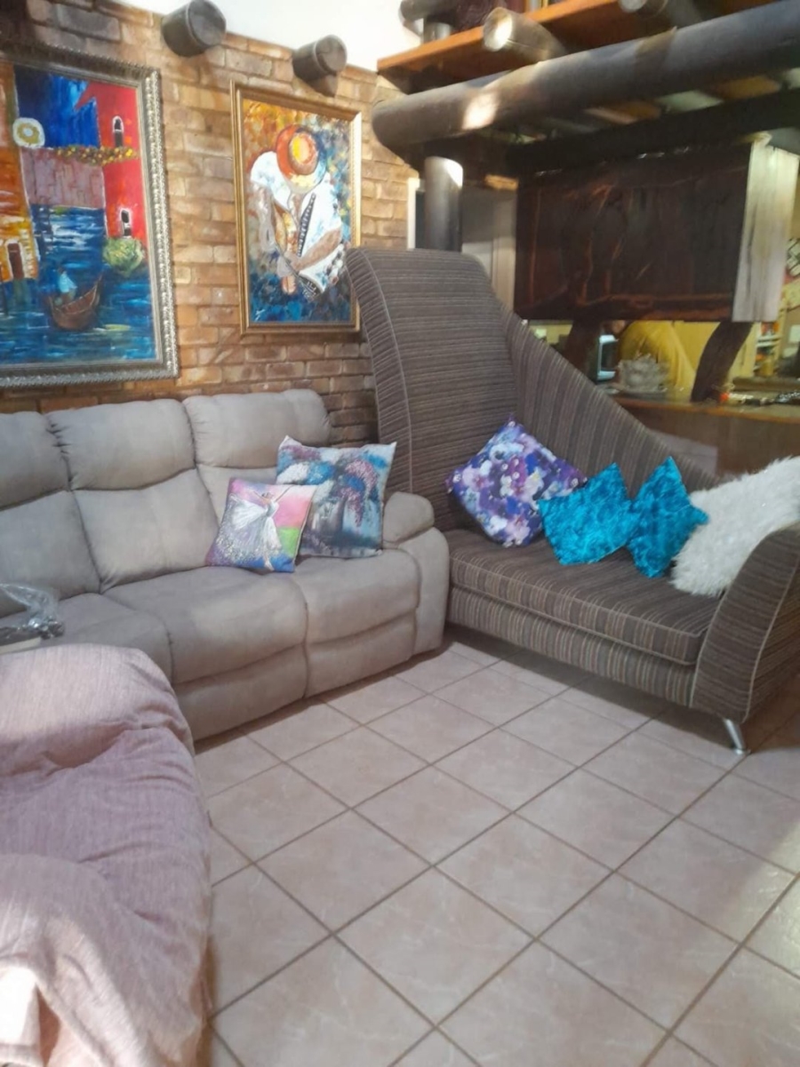 4 Bedroom Property for Sale in Leeupoort Limpopo