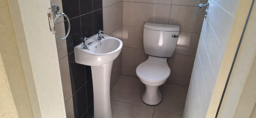 To Let 2 Bedroom Property for Rent in Impala Park Limpopo