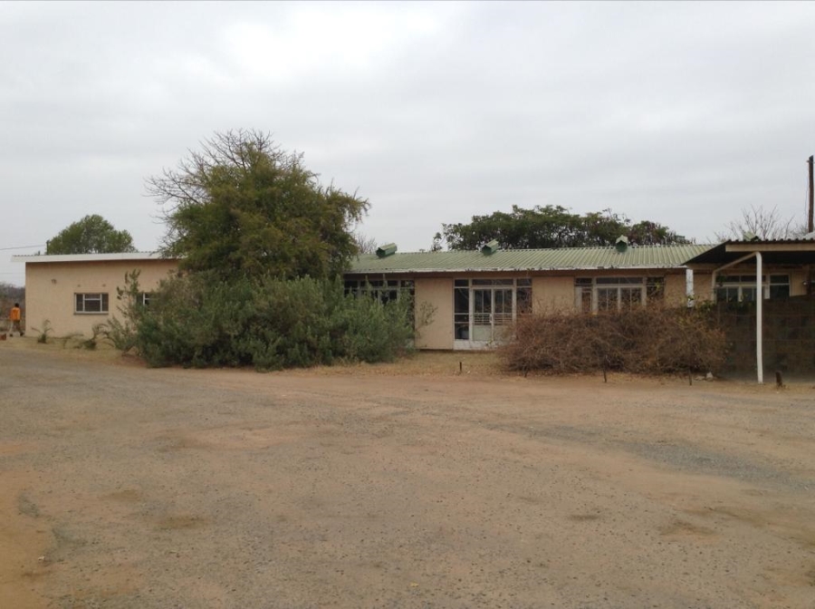 7 Bedroom Property for Sale in Alldays Limpopo