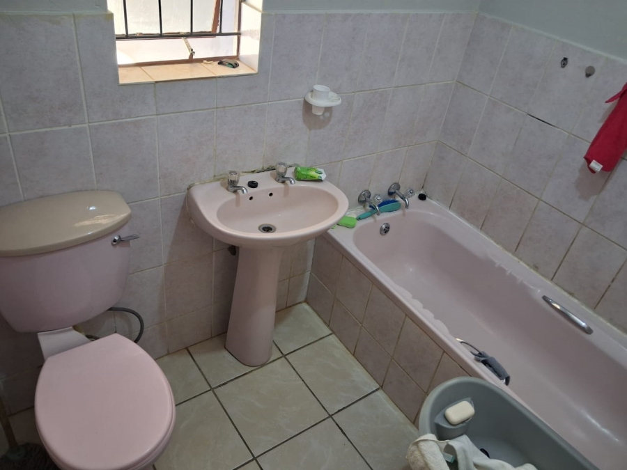 To Let 5 Bedroom Property for Rent in Nkowankowa Limpopo