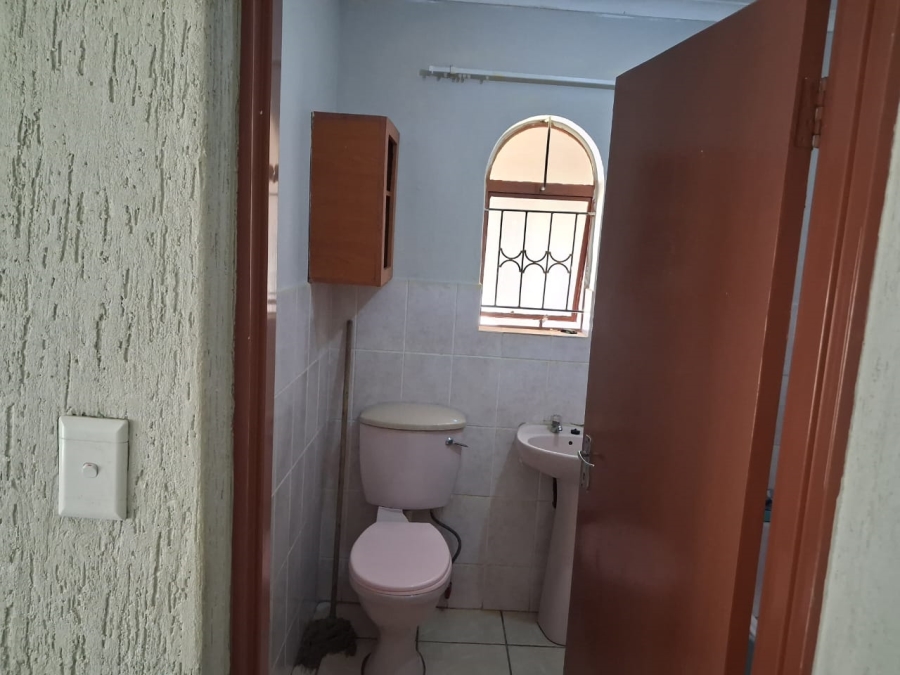 To Let 5 Bedroom Property for Rent in Nkowankowa Limpopo