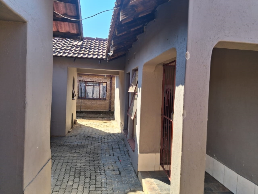 To Let 5 Bedroom Property for Rent in Nkowankowa Limpopo