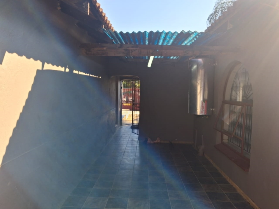 To Let 5 Bedroom Property for Rent in Nkowankowa Limpopo