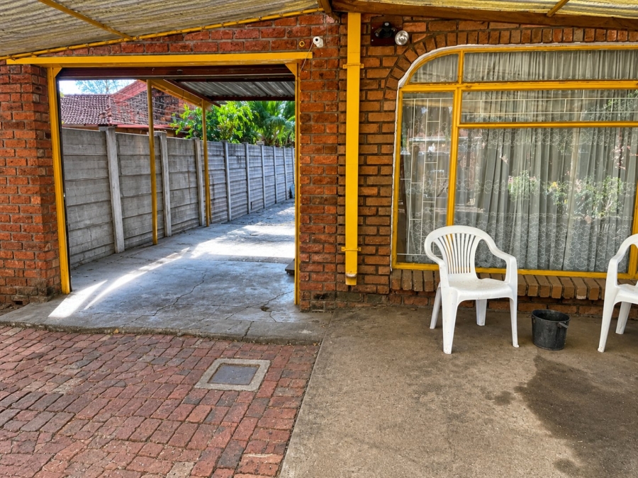 4 Bedroom Property for Sale in Fauna Park Limpopo