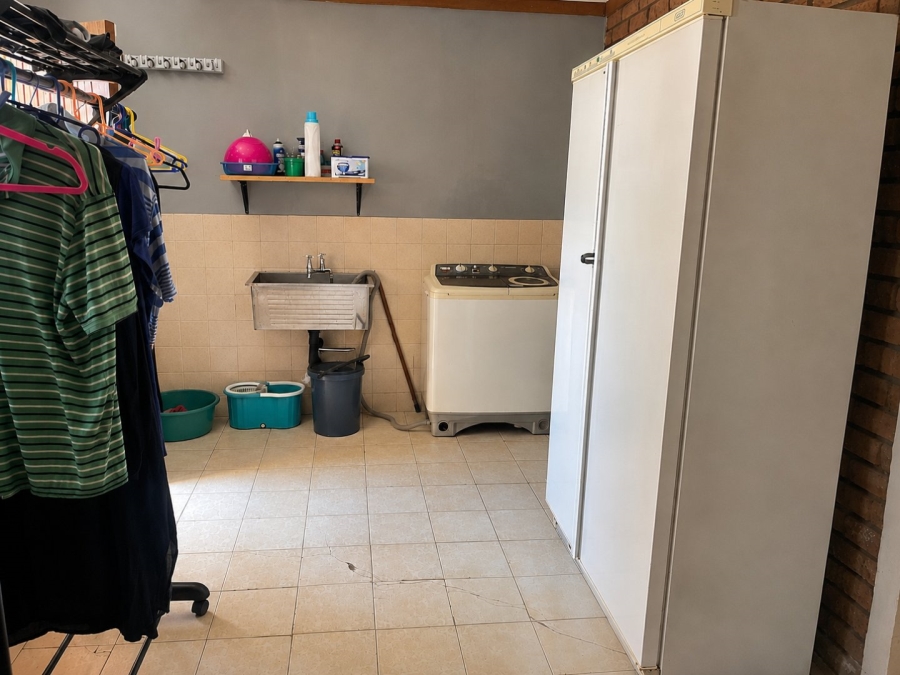 4 Bedroom Property for Sale in Fauna Park Limpopo