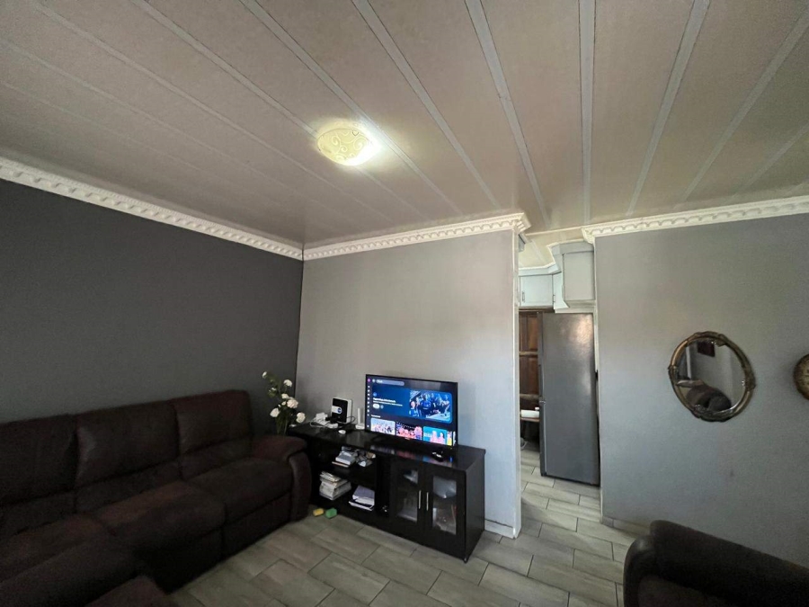 5 Bedroom Property for Sale in Rainbow Park Limpopo