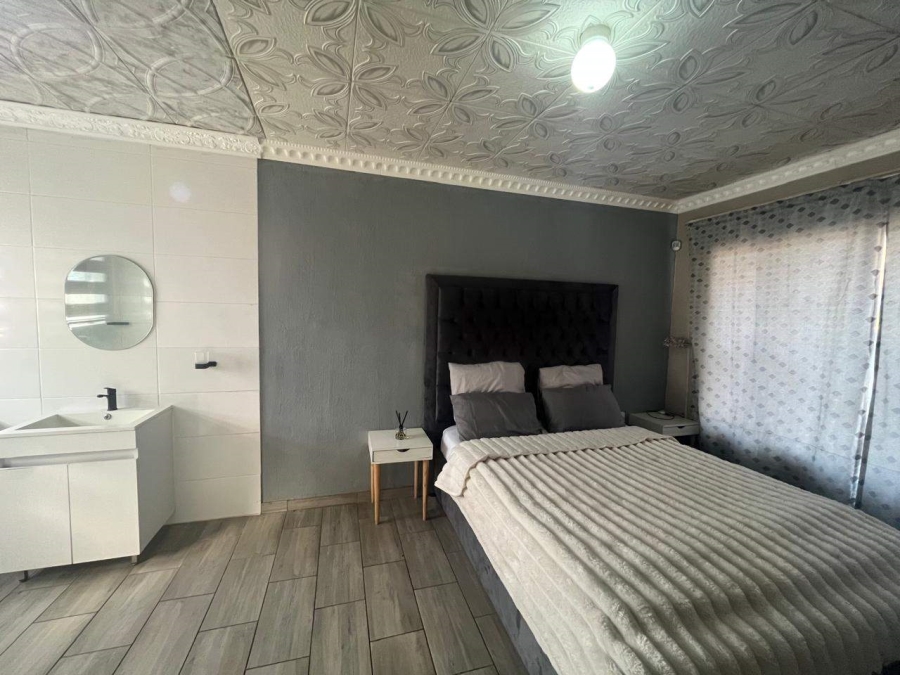 5 Bedroom Property for Sale in Rainbow Park Limpopo