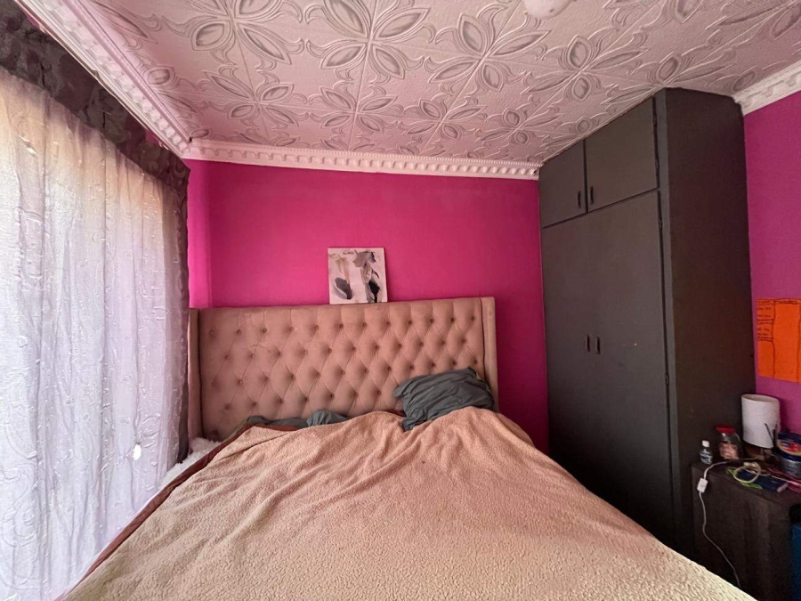 5 Bedroom Property for Sale in Rainbow Park Limpopo