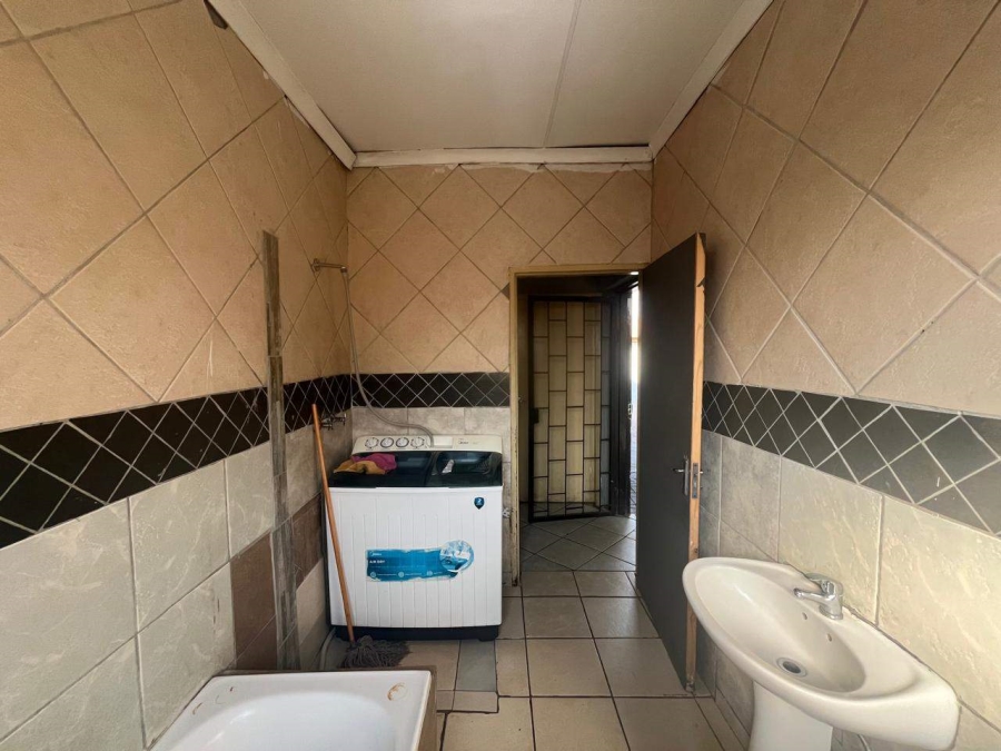 5 Bedroom Property for Sale in Rainbow Park Limpopo