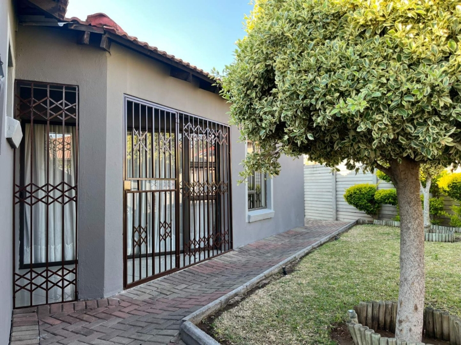 3 Bedroom Property for Sale in Madiba Park Limpopo