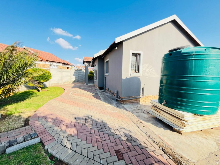 3 Bedroom Property for Sale in Madiba Park Limpopo