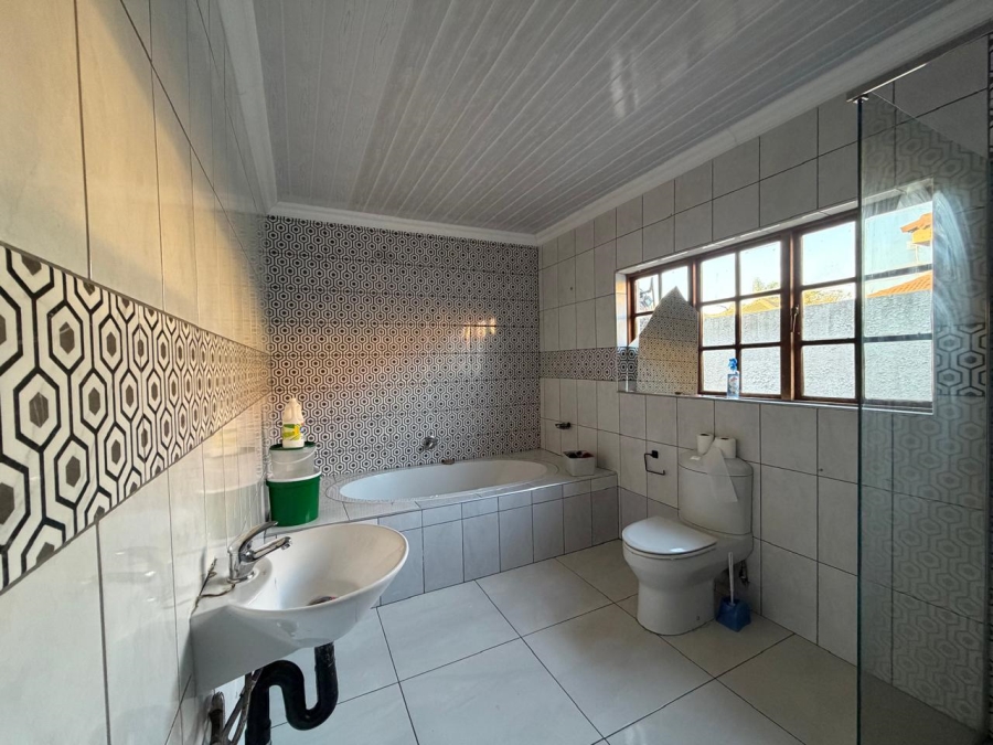 To Let 4 Bedroom Property for Rent in Serala View Limpopo