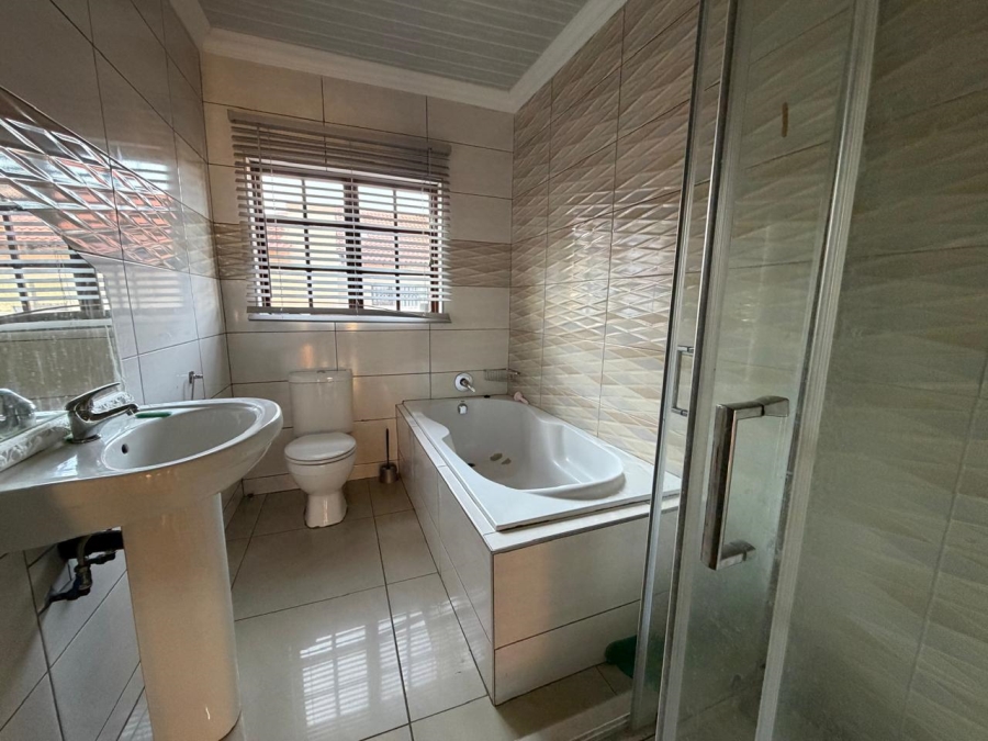 To Let 4 Bedroom Property for Rent in Serala View Limpopo