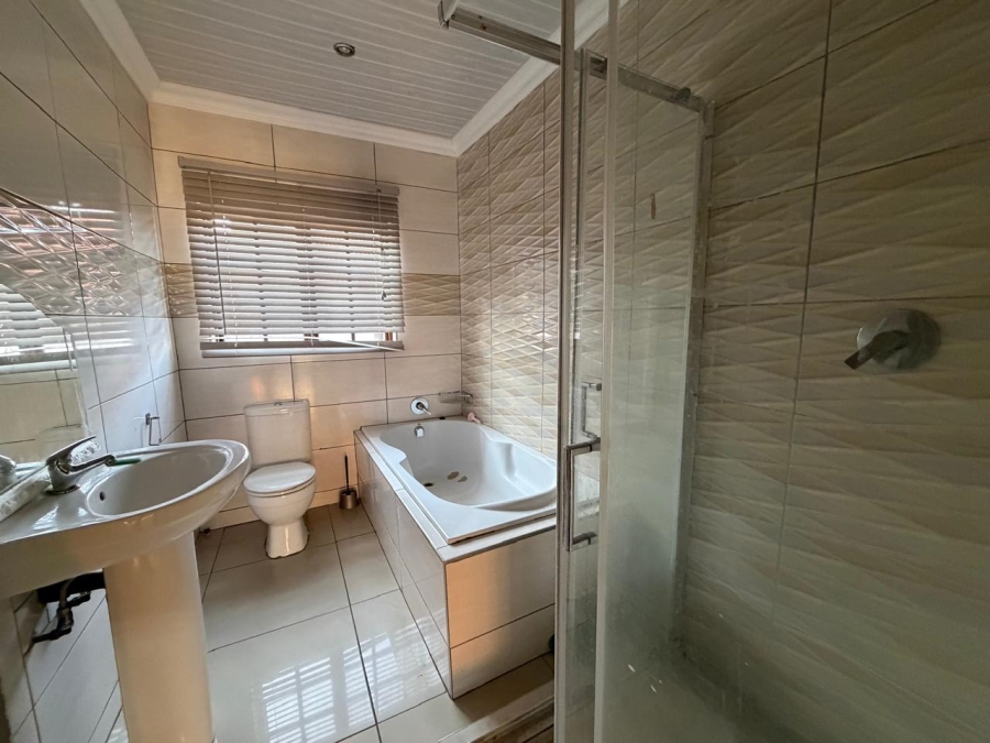 To Let 4 Bedroom Property for Rent in Serala View Limpopo