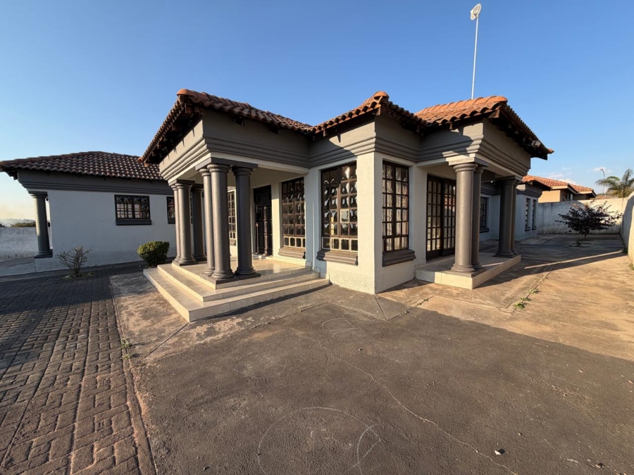 To Let 4 Bedroom Property for Rent in Serala View Limpopo