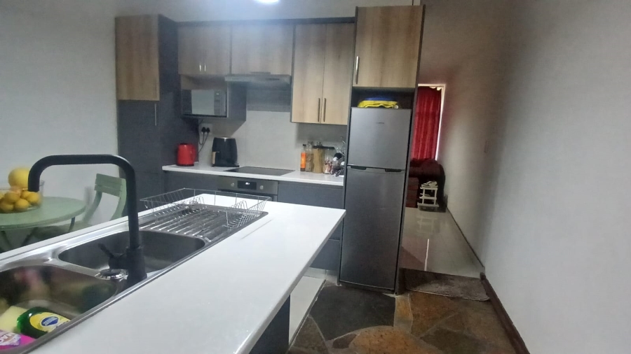 1 Bedroom Property for Sale in Polokwane Central Limpopo