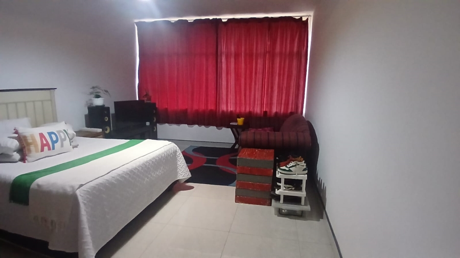 1 Bedroom Property for Sale in Polokwane Central Limpopo