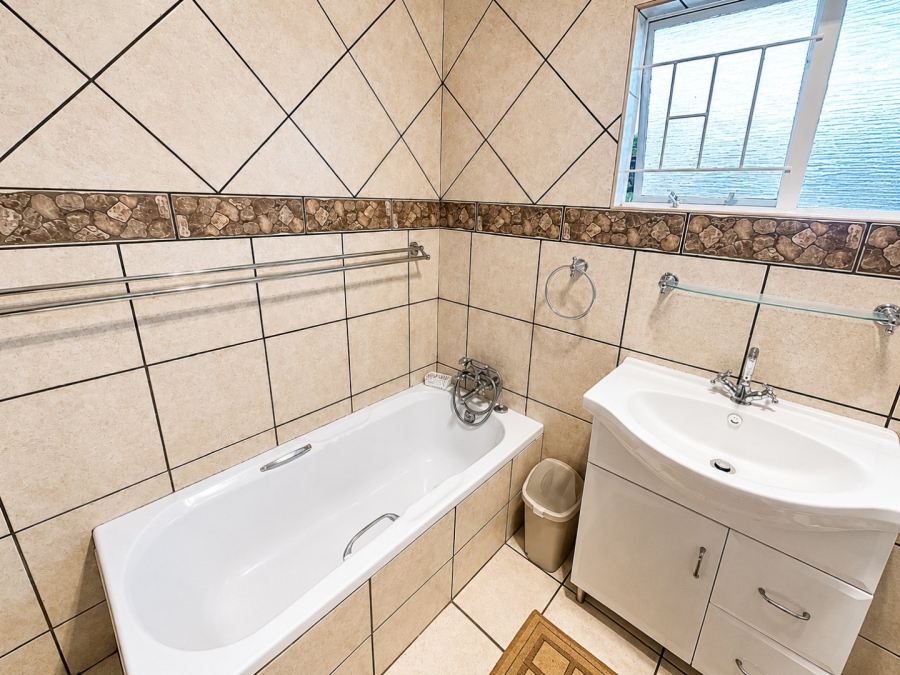 5 Bedroom Property for Sale in Bendor Limpopo