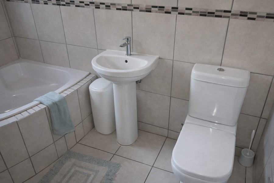 To Let 3 Bedroom Property for Rent in Bendor Limpopo