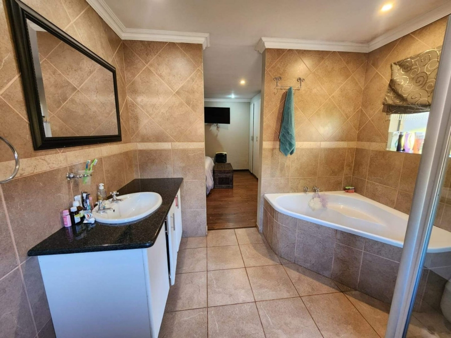 3 Bedroom Property for Sale in Tzangeni Limpopo