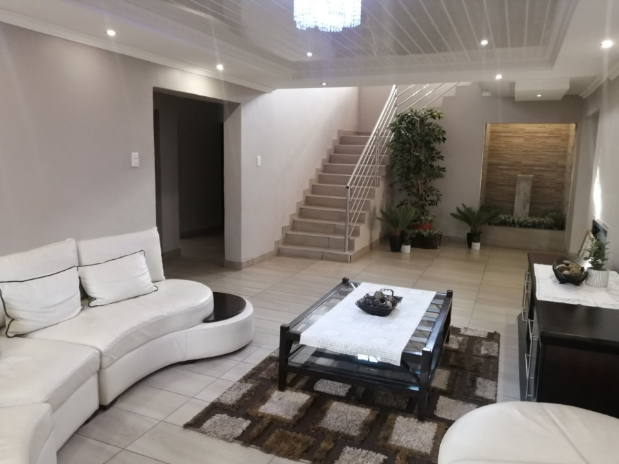 5 Bedroom Property for Sale in Flora Park Limpopo