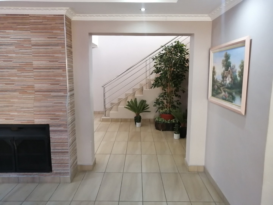 5 Bedroom Property for Sale in Flora Park Limpopo