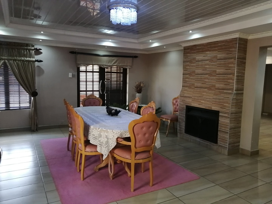 5 Bedroom Property for Sale in Flora Park Limpopo