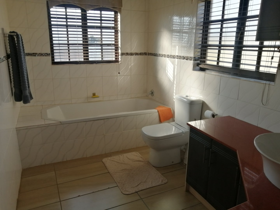 5 Bedroom Property for Sale in Flora Park Limpopo